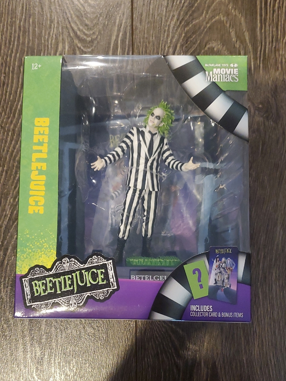 Movie Maniacs - 6in Posed Beetlejuice Figure Beetlejuice - McFarlane Toys